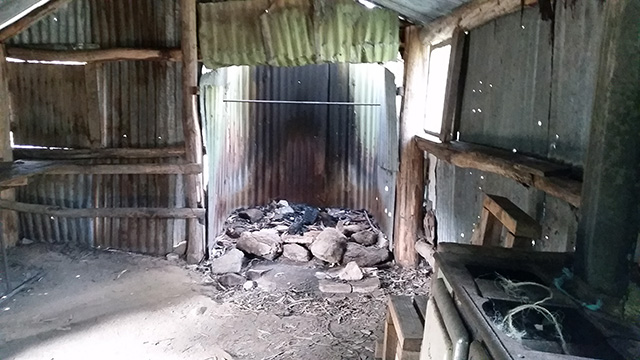Ingeegoodbee Hut fireplace